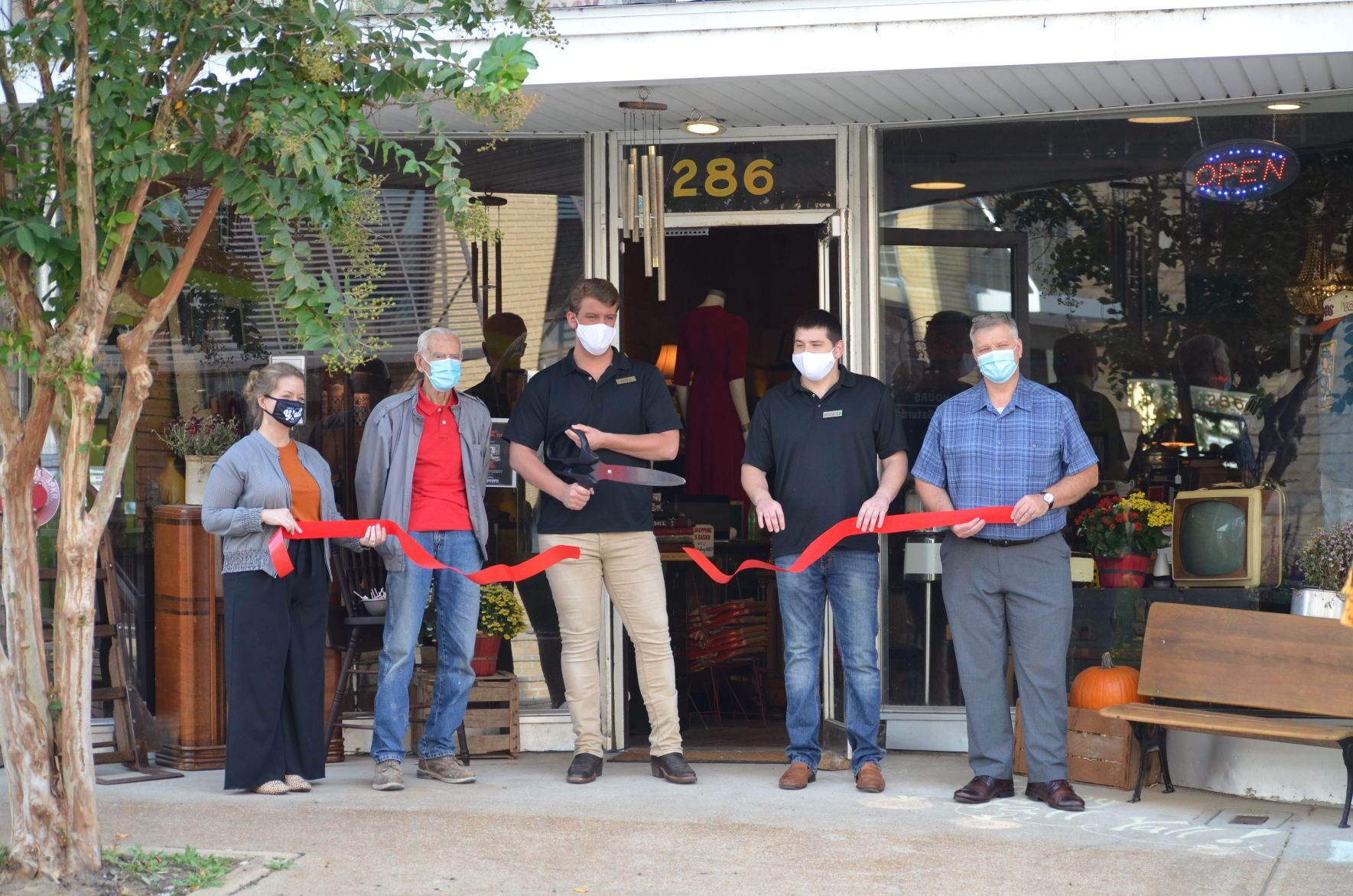 Maxfield's Antiques and Apparel Ribbon Cutting _2